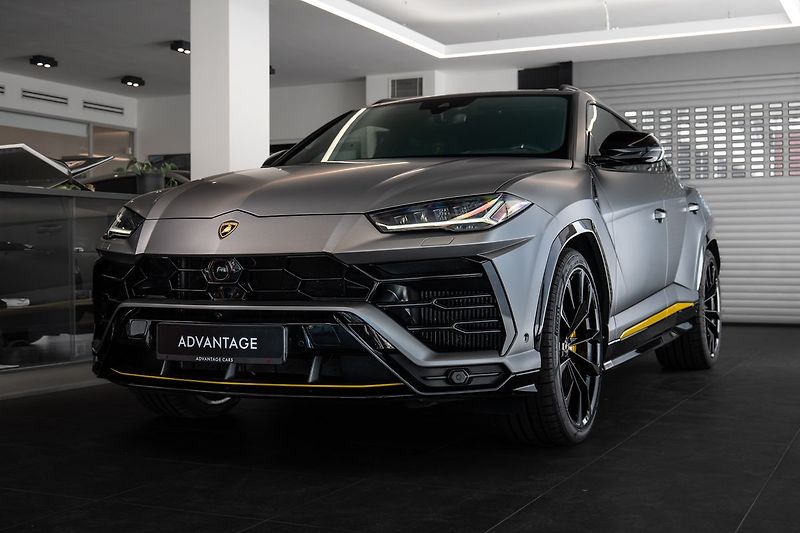 Lamborghini Urus 23/B&O 3D/Pano/Full ADAS/DAB+ - fotka 23 z 24