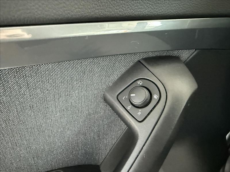 Seat Ateca 1,5   TSI 110kW,STYLE,SERVISKA - fotka 11 z 29