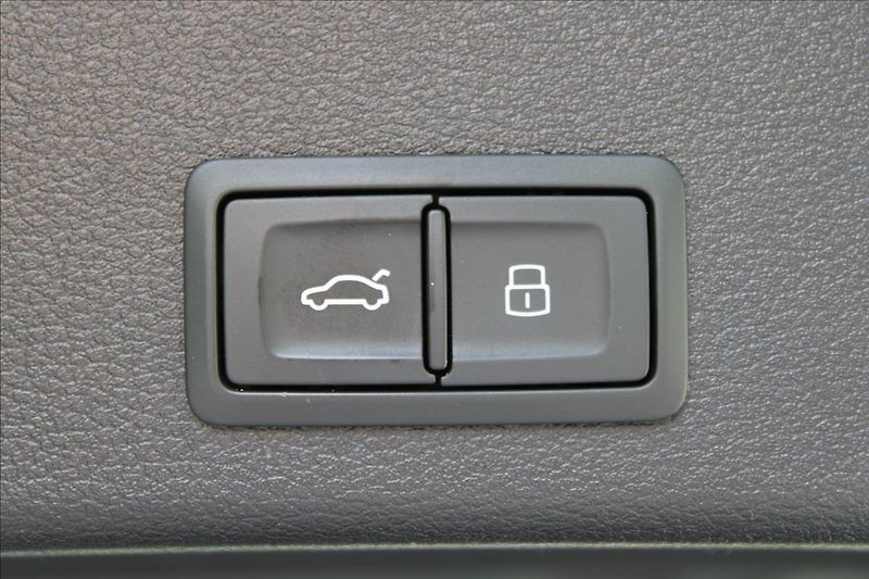 Audi A4 40TDI Q/S-LINE/ZÁRUKA/DPH/CZ - fotka 10 z 44