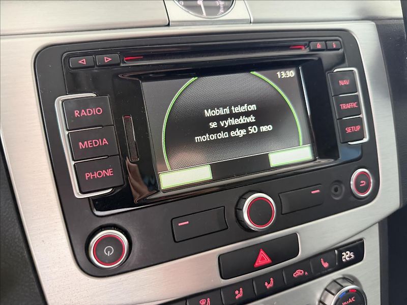 Volkswagen Passat 2,0   DSG,HIGHLINE,SERVISKA - fotka 25 z 30
