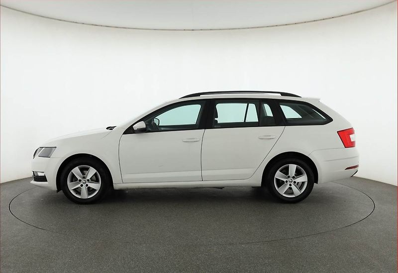 Škoda Octavia (2018) 1.6 TDI, Tempomat - fotka 3 z 16