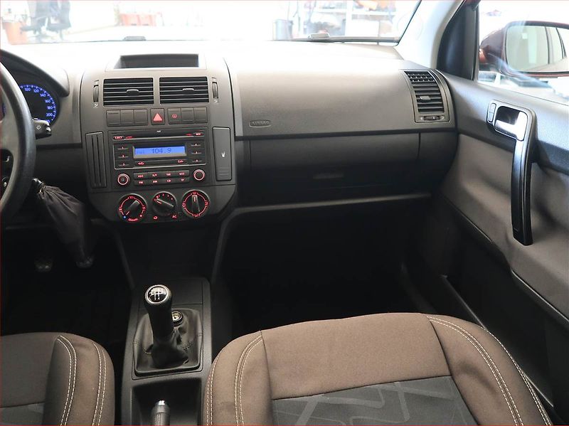 Volkswagen Polo (2009) 1.2 12V - fotka 8 z 14