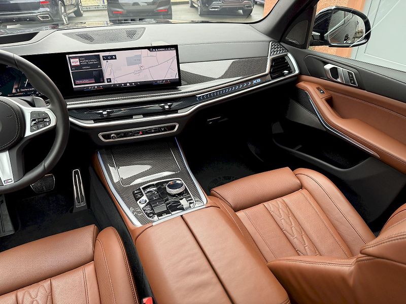BMW X5 xDrive40d M-PRO Individual AIR - fotka 19 z 50