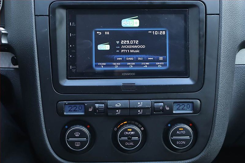 Volkswagen Golf (2007) 2.0 TDI, Automat, Serv.kniha - fotka 12 z 20