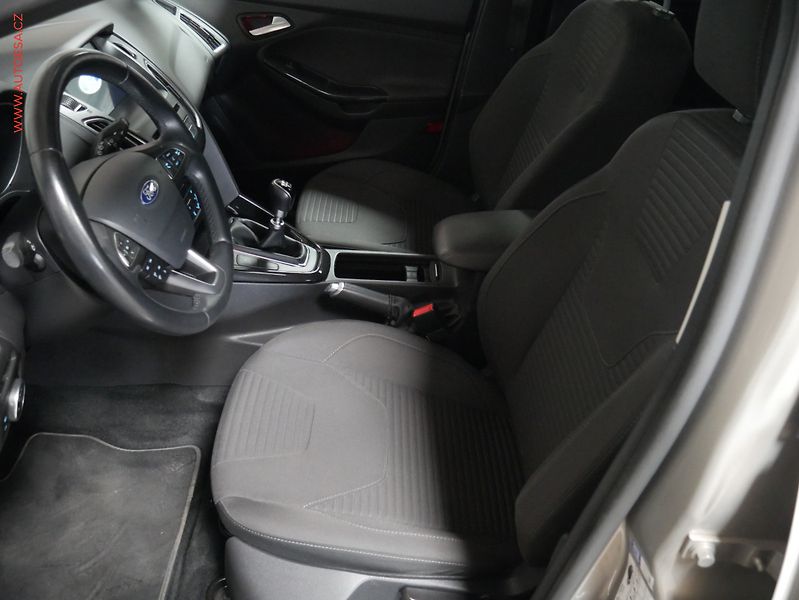 Ford Focus (2017) 1.5EB, ČR, navi, autoAC - fotka 9 z 22
