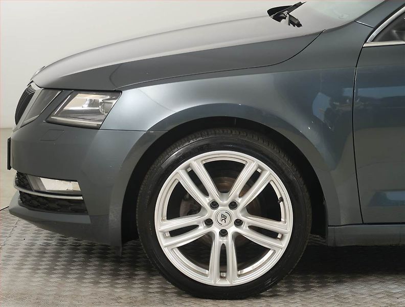 Škoda Octavia (2017) Style 1.6 TDI, Navi, Tempomat - fotka 15 z 22