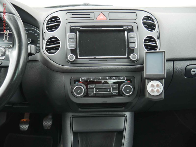 Volkswagen Golf Plus (2010) 2.0 TDi, ČR, AC, tempo, park - fotka 11 z 17
