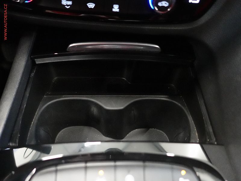 Opel Insignia (2019) 1.6CDTi, ČR, navi, LED - fotka 19 z 23