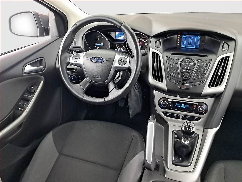 Ford Focus (2012) 1.6 TDCi, po STK, Tažné - fotka 7 z 18
