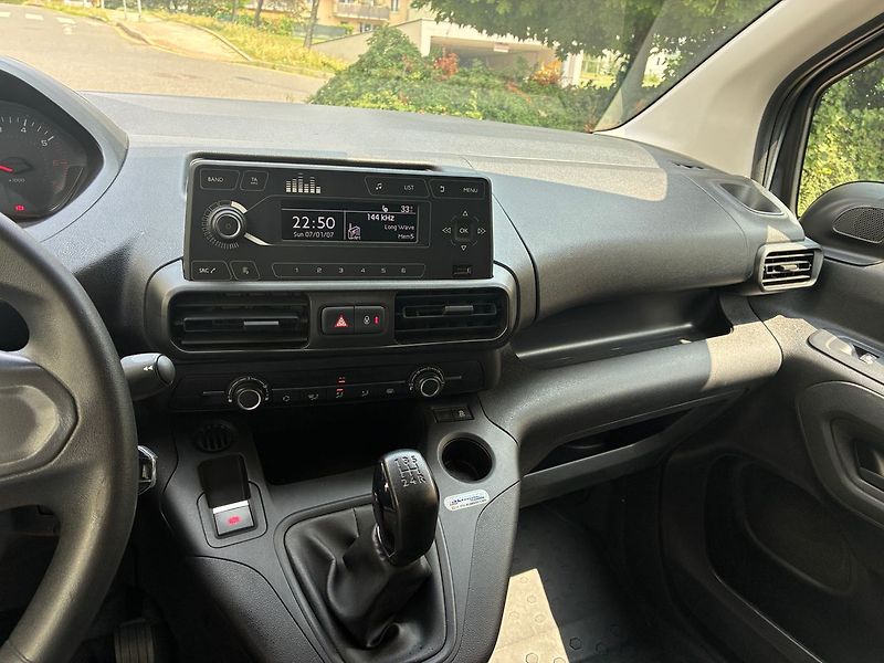 Peugeot Partner 1.5 BHDi -ZÁNOVNÍ-ČR-DPH - fotka 9 z 21