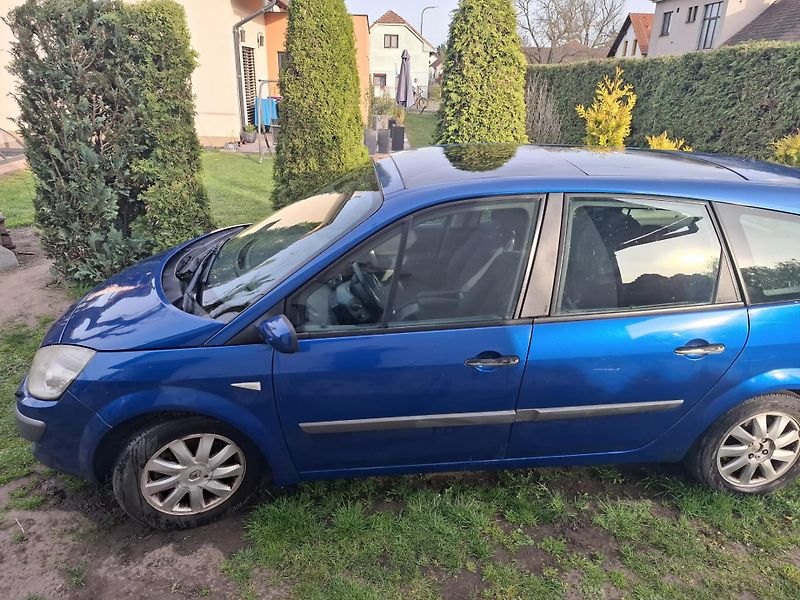 Renault Grand Scénic (2009) - fotka 3 z 8