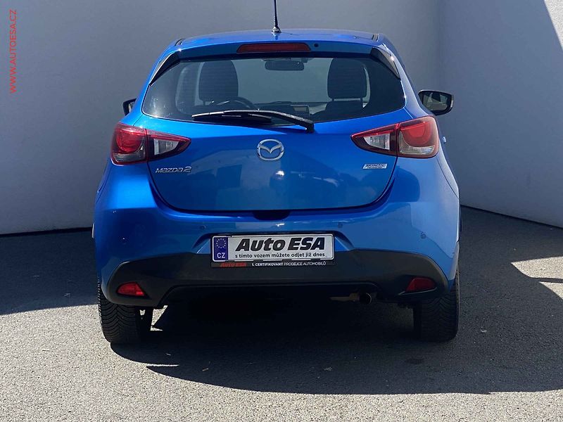 Mazda 2 (2015) 1.5i, AC, výhřev sed. - fotka 5 z 16
