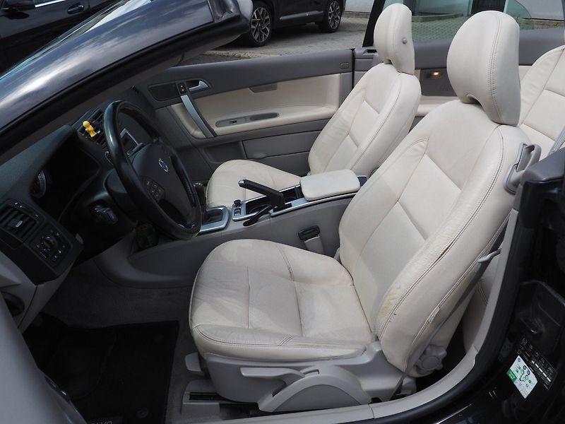 Volvo C70 (2011) 2.0D 110 kW Cabrio - fotka 11 z 30