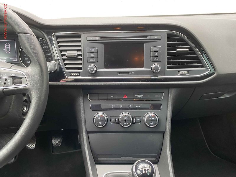 Seat Leon (2015) 1.2 TSi, ČR, Style, LED - fotka 12 z 16