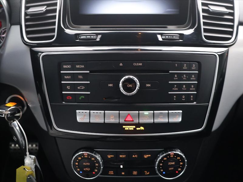 Mercedes-Benz GLS 3,0 190 kW 350 d 4MATIC - fotka 25 z 36