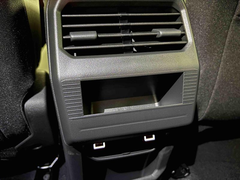 Peugeot 3008 (2026) Business Hybrid 145 e-DCS6 - fotka 38 z 40