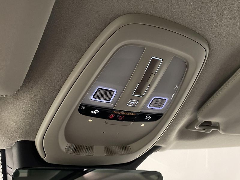 Volvo XC90 (2026) T8 AWD Plug-in DARK ULTRA - fotka 41 z 75