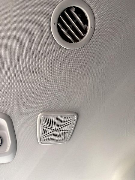 Volkswagen Caravelle (2026) - fotka 25 z 37