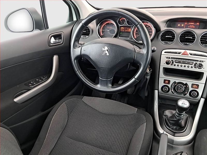 Peugeot 308 (2012) 1.6 HDi, 7 míst, Klima - fotka 7 z 17