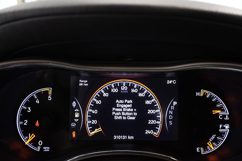 Jeep Grand Cherokee 3,0 CRD 4X4 - fotka 21 z 31