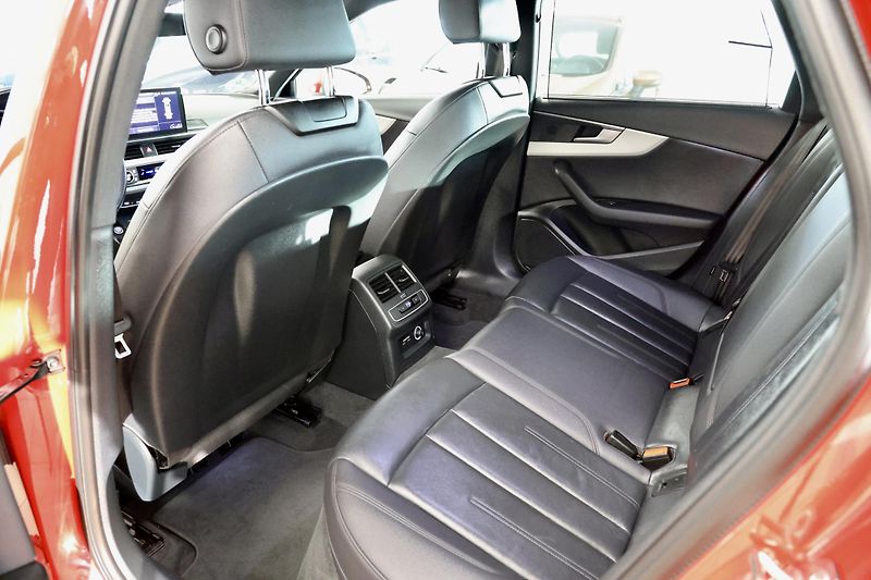 Audi A4 Avant (2020) 40 TDI LED NAVI TAŽNÉ  - fotka 15 z 25