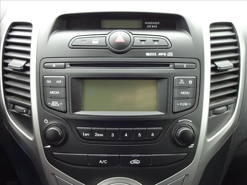 Hyundai ix20 1,6 i 91kW 56 000km - fotka 34 z 48