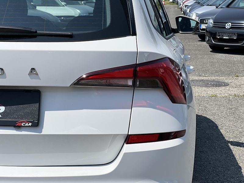 Škoda Kamiq 1.0TSi 81kw KAMERA TAŽNÉ ALU - fotka 46 z 46