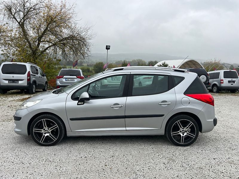 Peugeot 207 1.4 16V - fotka 4 z 14