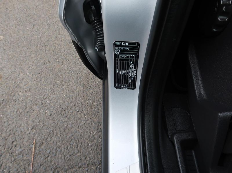 Ford Kuga (2018) 2,0TDCi,110kw,AP,4x4,18ALU - fotka 35 z 36