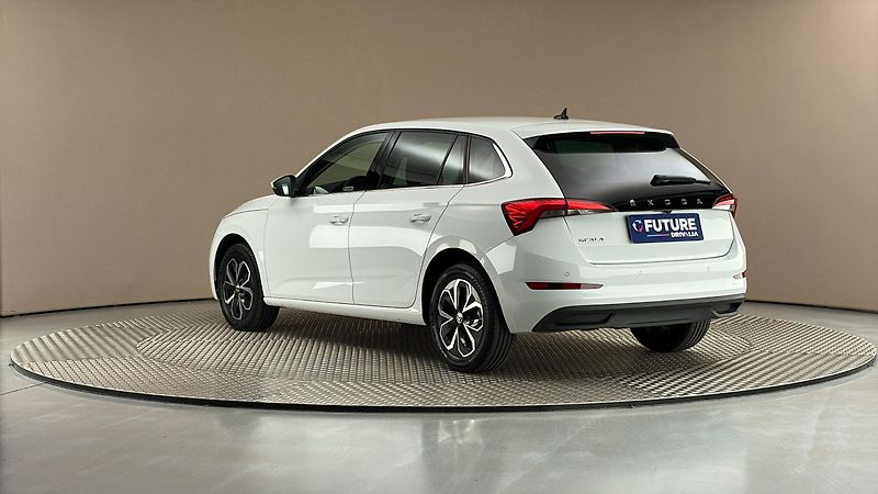 Škoda Scala 1.0 TSI DSG Style - fotka 2 z 24
