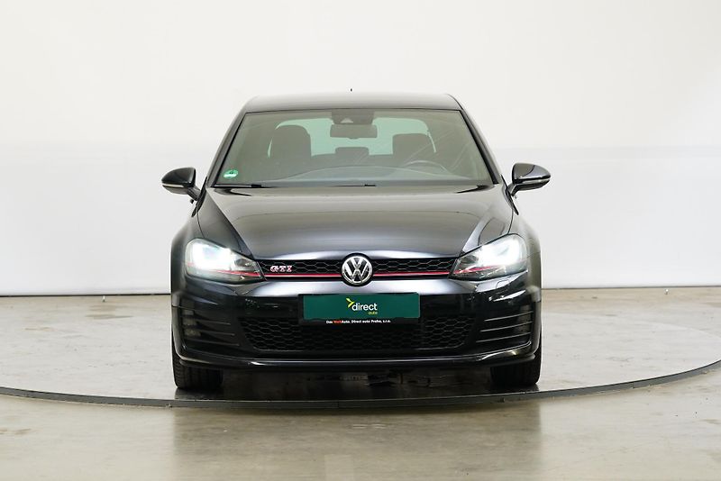 Volkswagen Golf - fotka 4 z 25