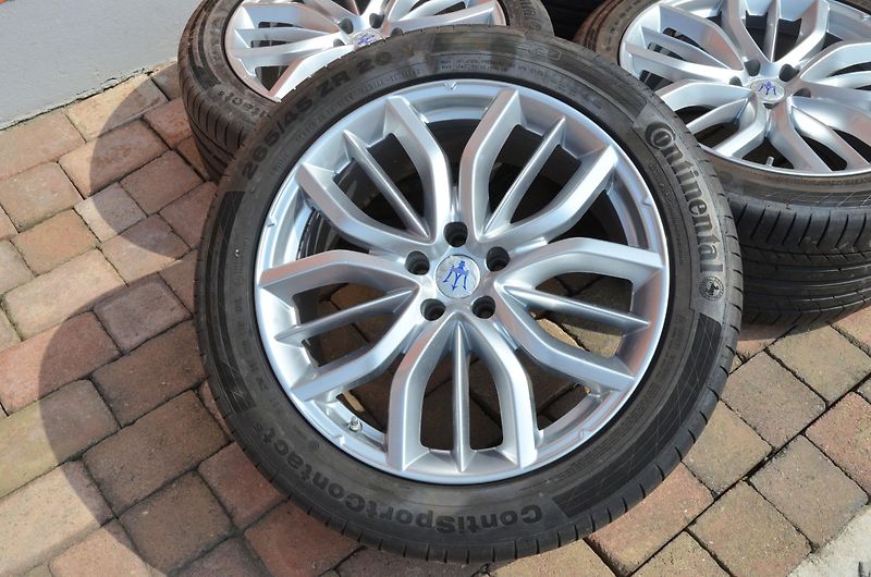 Maserati Levante (2018) 3.0 316kW SQ4 GranSport 106tkm - fotka 12 z 48