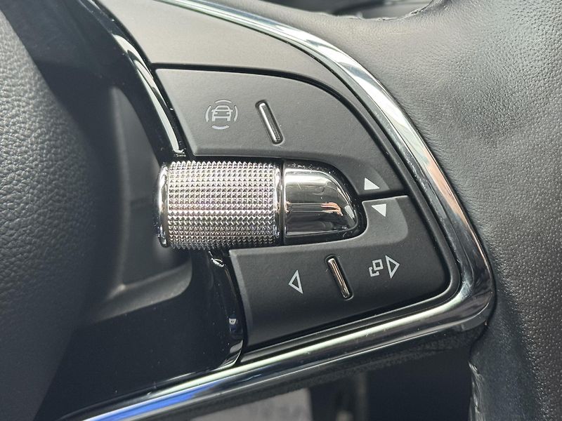 Škoda Kamiq (2021) 1.0TSi DSG Style, Kamera, ACC  - fotka 25 z 43
