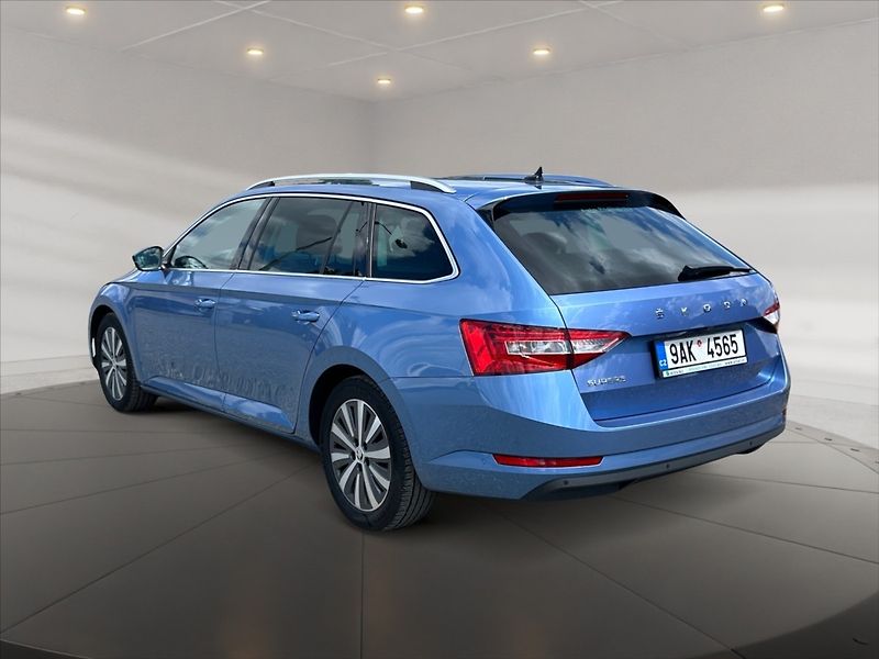 Škoda Superb 2,0 TDI 110 Style AT - fotka 4 z 11