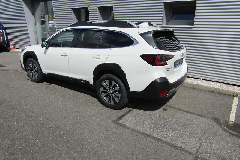 Subaru Outback (2025) 2,5i TOURING MY25.5 - fotka 5 z 22