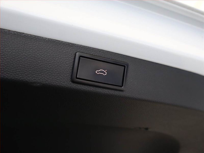 Škoda Karoq (2019) Style 1.5 TSI, Automat, Navi - fotka 24 z 24