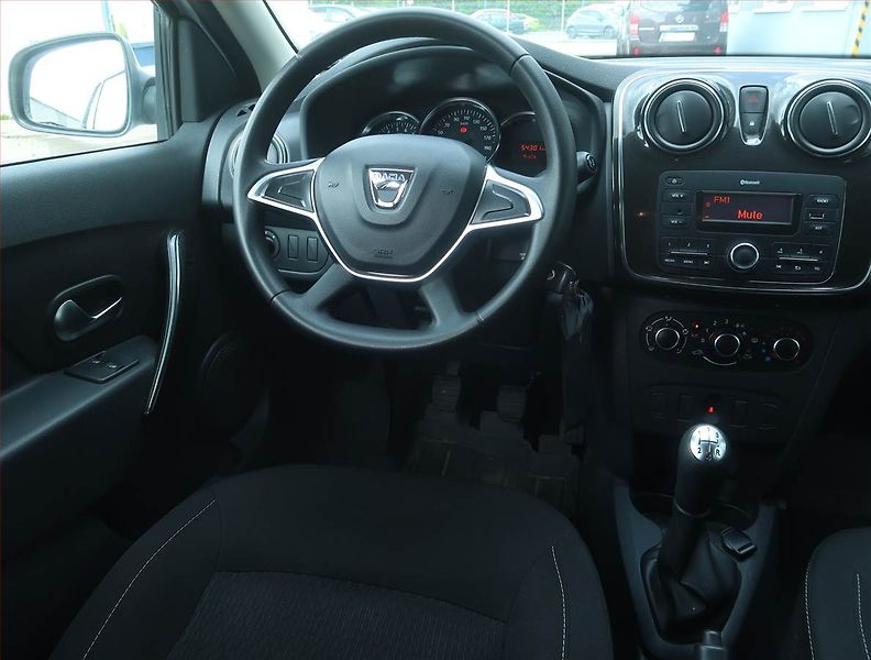 Dacia Logan (2019) 1.0 SCe, Serv.kniha - fotka 7 z 15