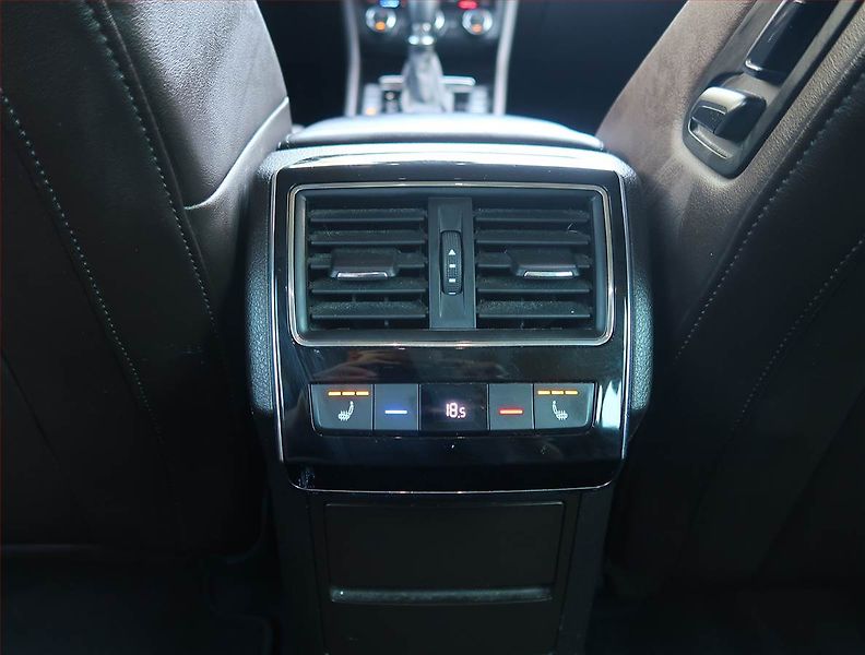 Škoda Superb (2016) Laurin&Klement 2.0 TDI, 4X4 - fotka 24 z 26