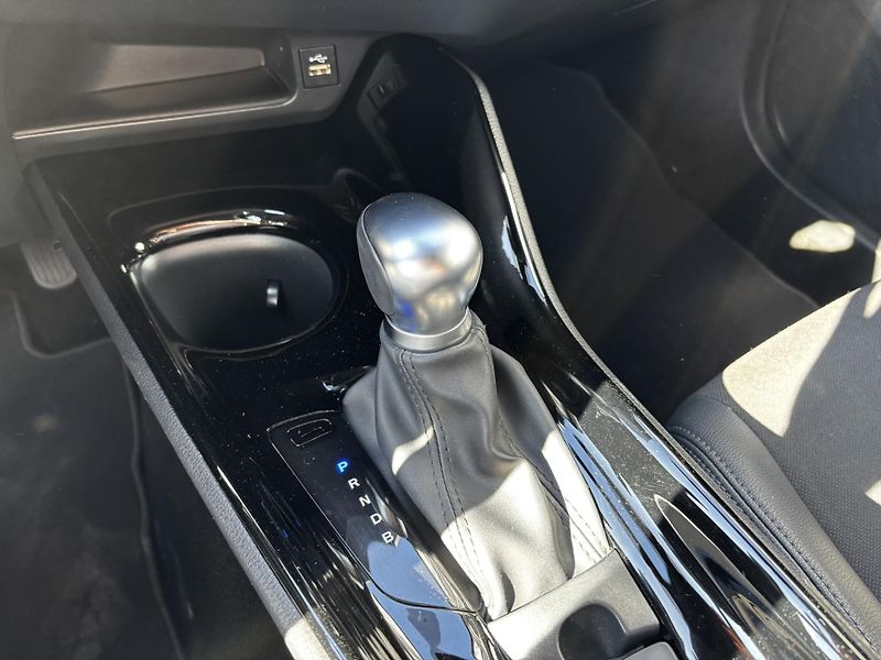 Toyota C-HR (2023) Style 1.8 Hybrid (90 kW) AUT - fotka 9 z 13