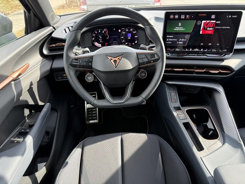 Cupra Terramar DSG 4WD 2,0 TSi 150 kW - fotka 7 z 24
