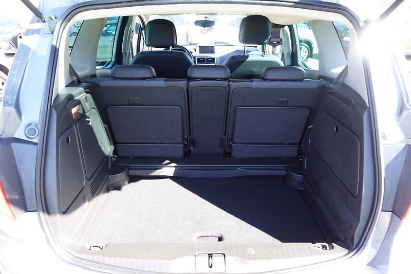 Opel Meriva 1,4T 103kW Automat - fotka 13 z 27