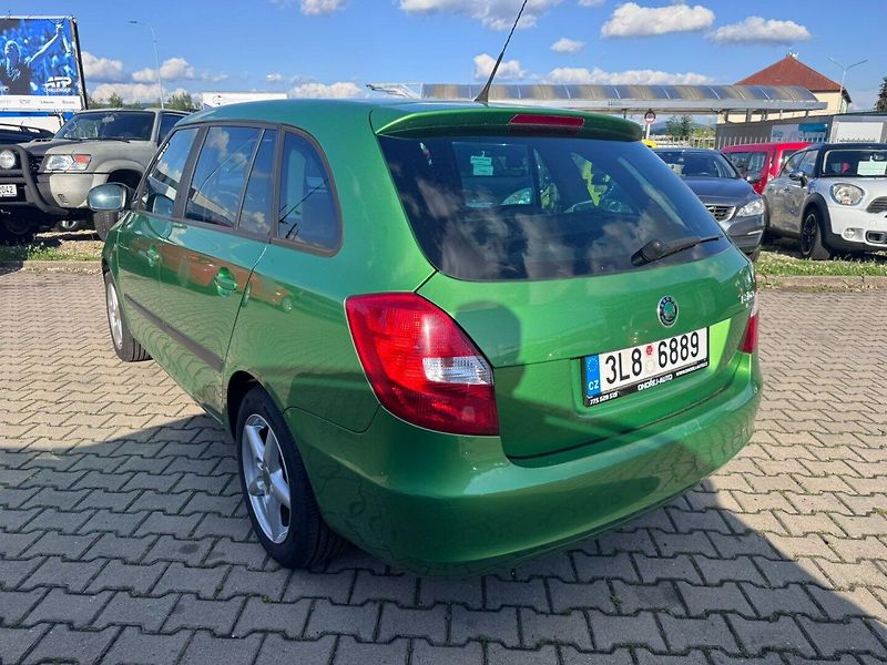 Škoda Fabia (2010) 1,2 TSI 63 KW 2X KOLA - fotka 4 z 45