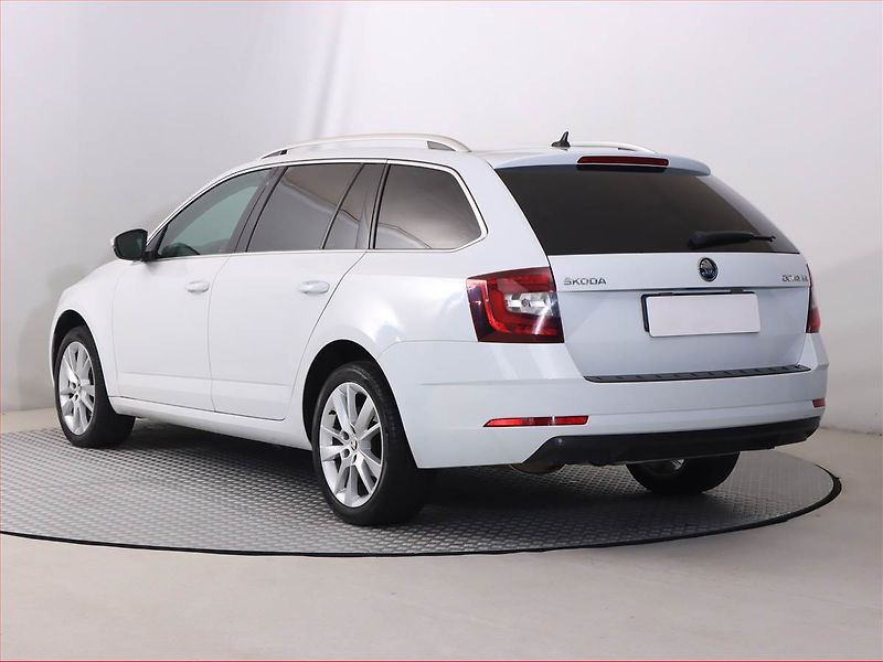 Škoda Octavia (2019) 2.0 TDI, Automat, Navi - fotka 4 z 23