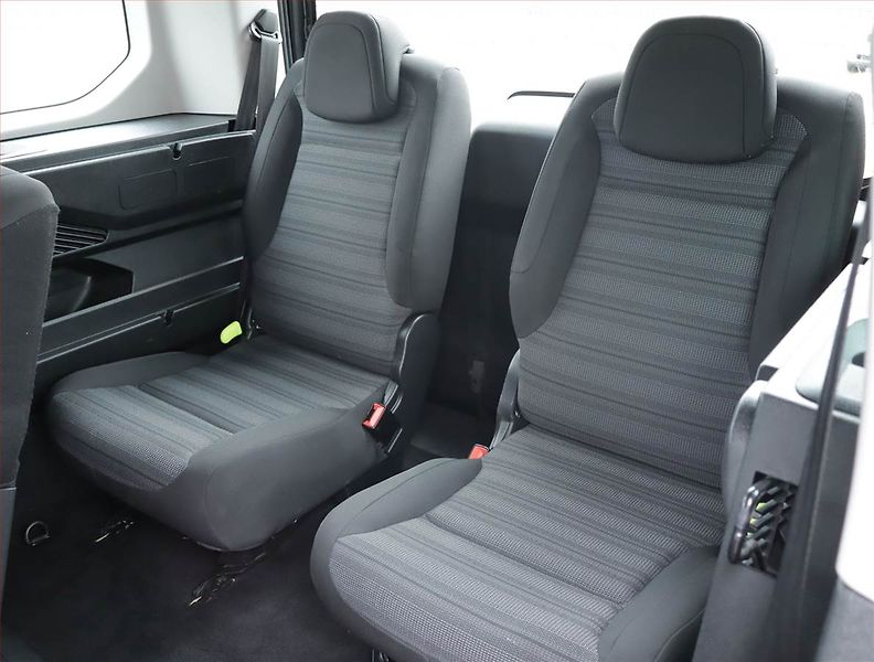 Opel Combo (2020) Edition 1.2 Turbo, 7Míst, 1Maj - fotka 17 z 18