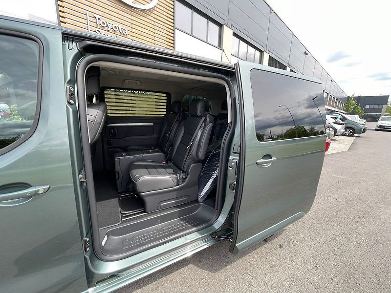 Toyota ProAce Verso 2.2D 180HP 8A/T VIP 6 - fotka 21 z 30