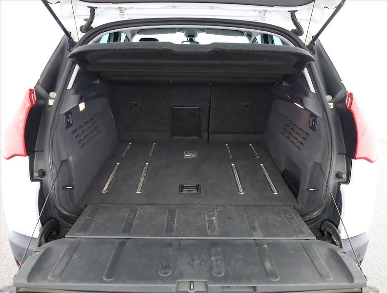 Peugeot 3008 (2012) Hybrid4, 4X4, Automat - fotka 16 z 16