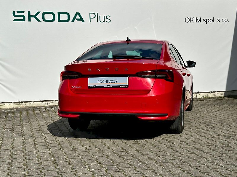 Škoda Octavia (2024) 1.5 TSI 110kW MHEV Top Selecti - fotka 2 z 23