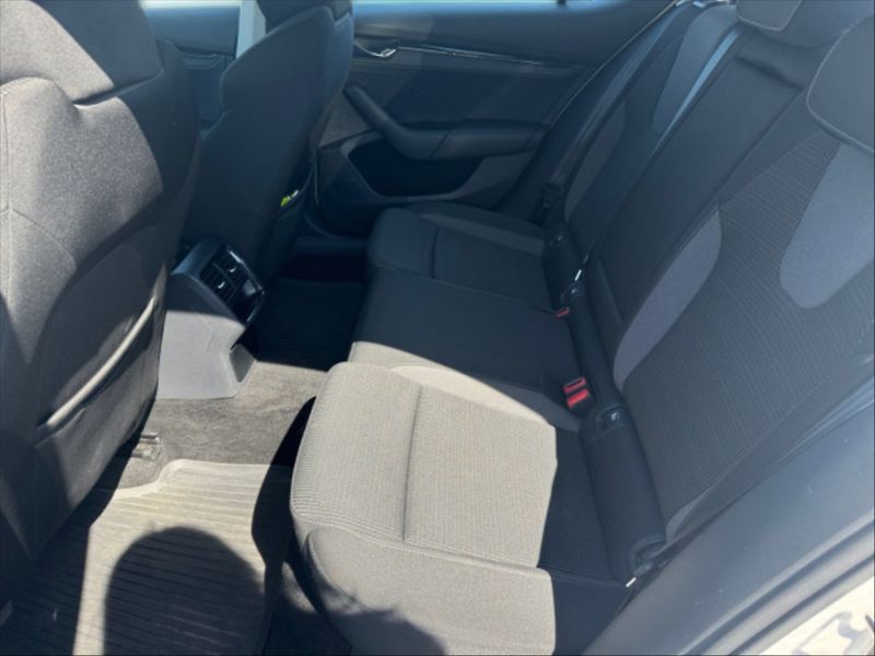 Škoda Octavia 1,5 TSI 110 Ambition - fotka 6 z 10