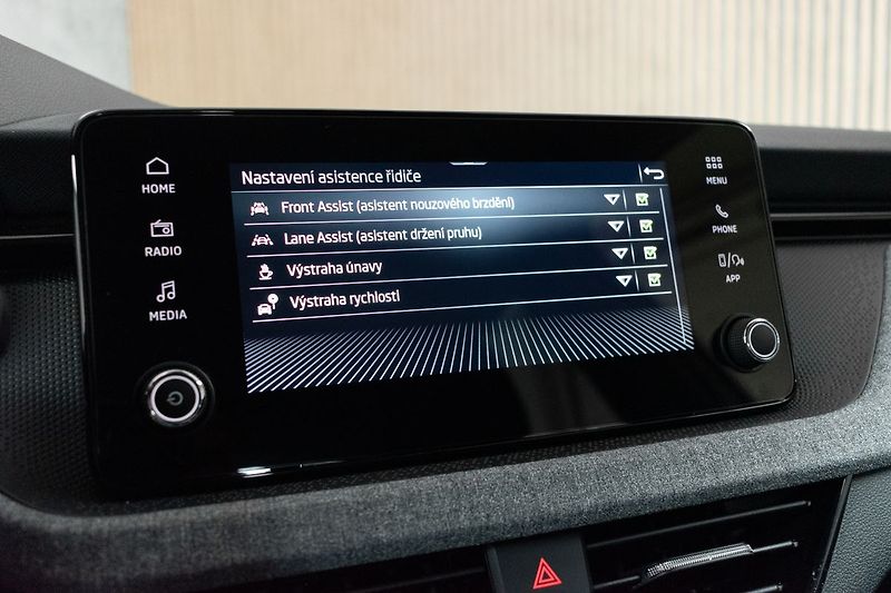 Škoda Kamiq 1.0 TSI BLACK DOTS*ZÁRUKA*DPH - fotka 27 z 36