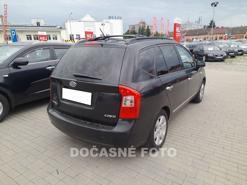 Kia Carens (2009) 2.0, 1.maj,ČR, autoAC - fotka 2 z 3